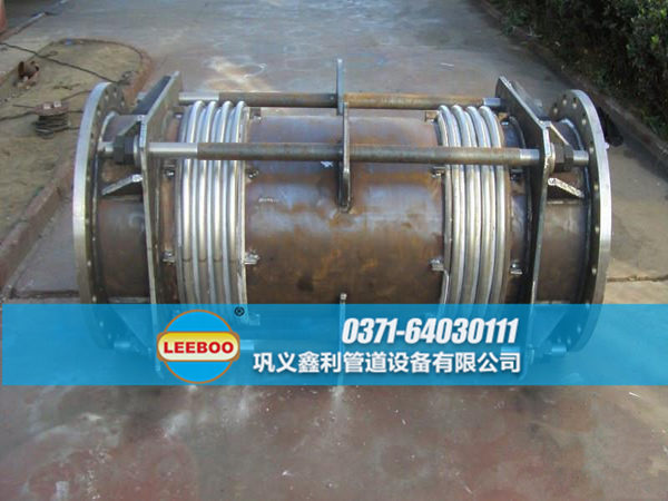 未噴漆的大拉桿橫向波紋<a href=http://www.aymor.cn target=_blank class=infotextkey>補(bǔ)償器</a>