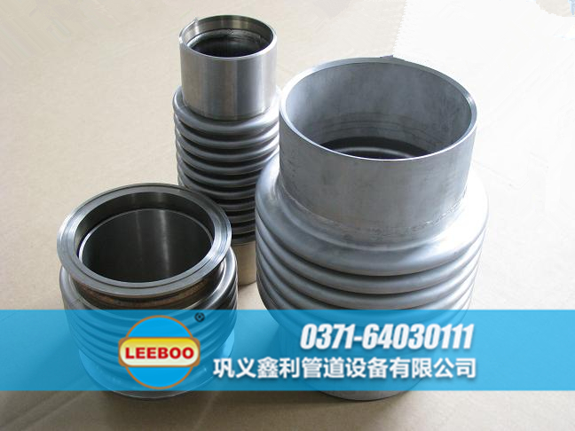 湖南省邵陽市新寧縣溝槽式<a href=http://www.aymor.cn target=_blank class=infotextkey>補償器</a> /></p>鑫利管道是專業(yè)開發(fā)、研制和生產波紋<a href=http://www.aymor.cn target=_blank class=infotextkey>補償器</a>廠家，該產品具有尺寸準備、結構緊湊、安裝可靠、耐腐蝕、便于安裝、壽命長等優(yōu)點，廣泛應用于航天、發(fā)電、石化和城市供熱等行業(yè)的各類管道和設備，并在全國多個工程上得到應用。以其優(yōu)良的品質，深受國內外用戶的贊譽和好評。<br />     鑫利管道生產的湖南省邵陽市新寧縣波紋<a href=http://www.aymor.cn target=_blank class=infotextkey>補償器</a>由構成其工作主體的波紋管（一種彈性元件）和端管、支架、法蘭、導管等附件組成。主要用在各種管道中，它能夠補償管道的熱位移，機械變形和吸收各種機械振動，起到降低管道變形應力和提高管道使用壽命的作用。波紋<a href=http://www.aymor.cn target=_blank class=infotextkey>補償器</a>連接方式分為法蘭連接和焊接兩種。波紋<a href=http://www.aymor.cn target=_blank class=infotextkey>補償器</a>屬于一種補償元件，利用其工作主體波紋管的有效伸縮變形，以吸收管線、導管、容器等由熱脹冷縮等原因而產生的尺寸變化，或補償管線、導管、容器等的軸向、橫向和角向位移。也可用于降噪減振。在現(xiàn)代工業(yè)中用途廣泛。<br />     波紋<a href=http://www.aymor.cn target=_blank class=infotextkey>補償器</a>的可靠性是由設計、制造、安裝及運行管理等多個環(huán)節(jié)構成的?？煽啃砸矐搹倪@幾個方面進行考慮。材料選擇對用于供熱管網的波紋<a href=http://www.aymor.cn target=_blank class=infotextkey>補償器</a>選材，除應考慮工作介質、工作溫度和外部環(huán)境外，還應考慮應力腐蝕的可能性、水處理劑和管道清洗劑對材料的影響等，并在此基礎上結合波紋<a href=http://www.aymor.cn target=_blank class=infotextkey>補償器</a>材料的焊接、成型以及材料的性能價格比，優(yōu)選出經濟實用的波紋管制作材料。<br />     一般情況下，選用湖南省邵陽市新寧縣波紋<a href=http://www.aymor.cn target=_blank class=infotextkey>補償器</a>的材料應滿足下列條件：<br />（1）高彈性極限、抗拉強度和疲勞強度，保證其正常工作。<br />（2）良好的塑性，便于波紋<a href=http://www.aymor.cn target=_blank class=infotextkey>補償器</a>加工成形，且能通過隨后的處理工藝（冷作硬化、熱處理等）獲得足夠的硬度和強度。<br />（3）較好的耐腐蝕性能，滿足在不同環(huán)境下工作要求。<br />（4）良好的焊接性能，滿足在制作過程中的焊接工藝要求。<br />    對于地溝敷設的熱力管網，當波紋<a href=http://www.aymor.cn target=_blank class=infotextkey>補償器</a>所處管道地勢較低時，雨水或事故性污水會浸泡波紋管，應考慮選用耐蝕性更強的材料，如鐵鎳合金、高鎳合金等。由于此類材料價格較高，在制造波波紋<a href=http://www.aymor.cn target=_blank class=infotextkey>補償器</a>時，可以考慮僅在與腐蝕性介質接觸的表面增加一層耐蝕合金。疲勞壽命設計由波紋<a href=http://www.aymor.cn target=_blank class=infotextkey>補償器</a>的失效類型及原因分析可以看出，該產品的平面穩(wěn)定性、周向穩(wěn)定性及耐腐蝕性能均與其位移量即疲勞壽命相關。過低的疲勞壽命將會導致其穩(wěn)定性及耐蝕性能下降。<br />    鑫利管道波紋<a href=http://www.aymor.cn target=_blank class=infotextkey>補償器</a>設計合理、性能優(yōu)良，在業(yè)界擁有良好的口碑。另外公司長期從事波紋<a href=http://www.aymor.cn target=_blank class=infotextkey>補償器</a>批發(fā)與零售，歡迎新老用戶前來選購！國內波紋<a href=http://www.aymor.cn target=_blank class=infotextkey>補償器</a>哪家好，鑫利管道是選！<p style=